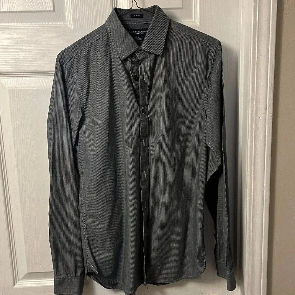 Men’s American Eagle Outfitters Button Down Shirt Size XS